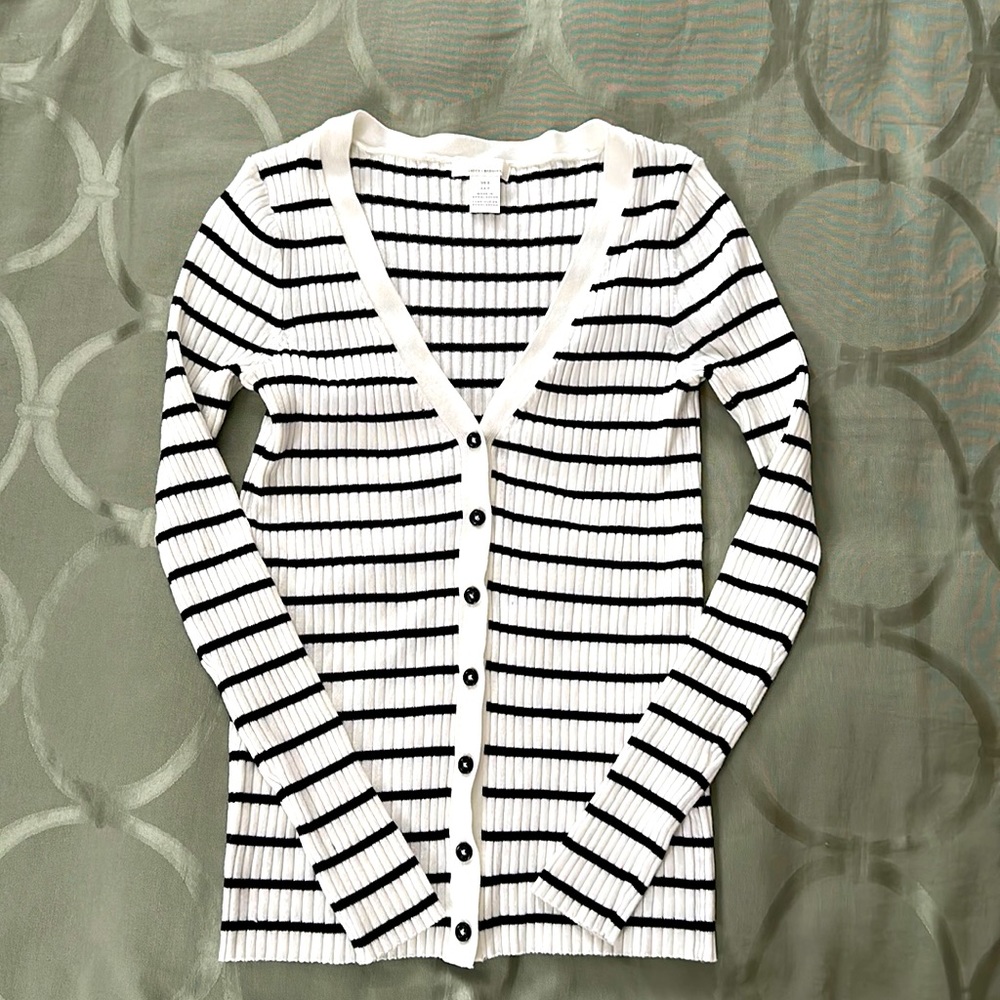 H&M basics button front v-neck cardigan for juniors/women